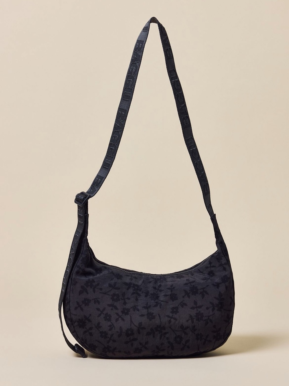 BAGGU Medium Nylon Crescent Bag